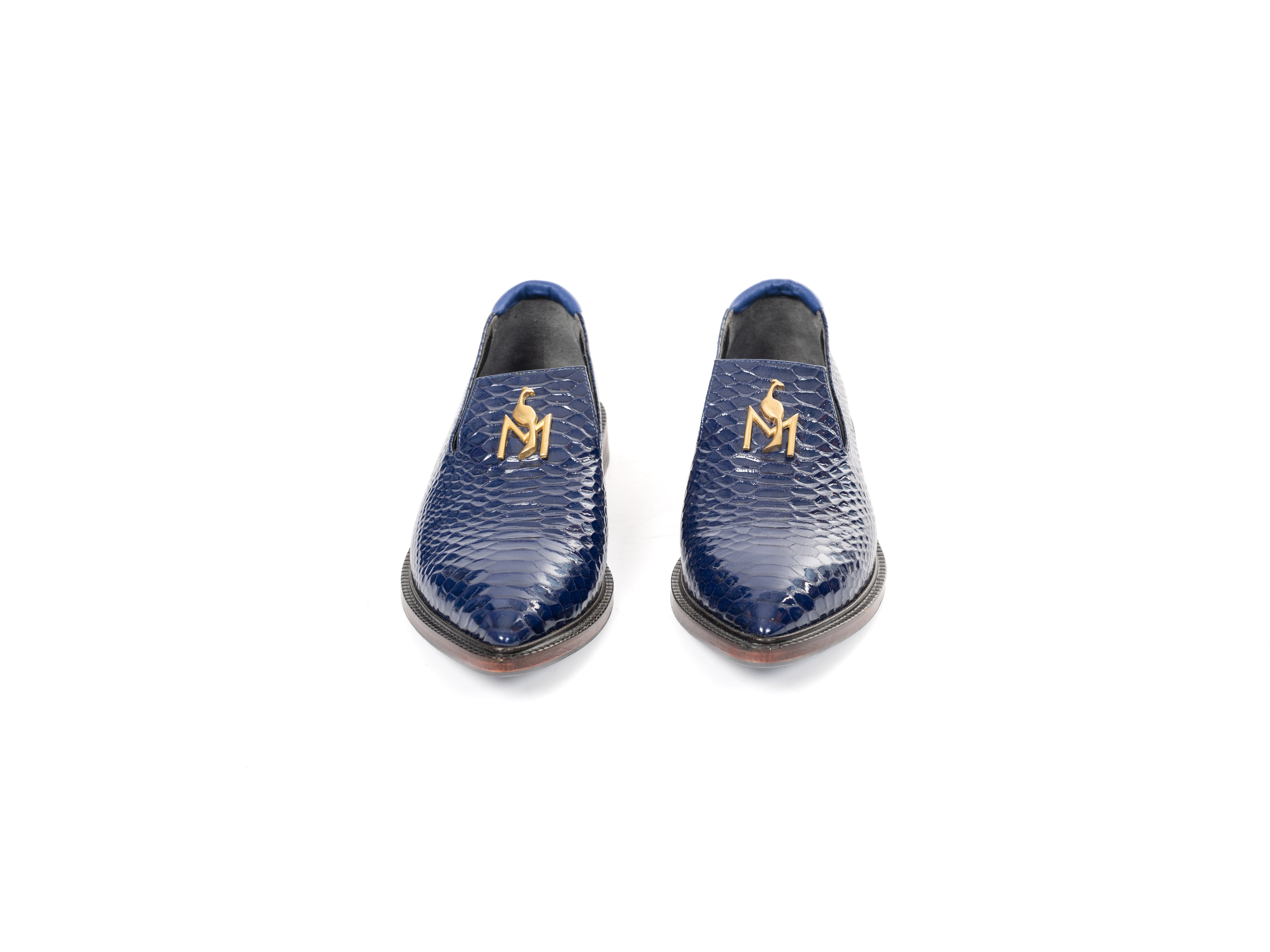 Maya Seyferth Loafer in Marineblau aus geprägtem Leder in Schlangenoptik mit goldenem Logo, Draufsicht