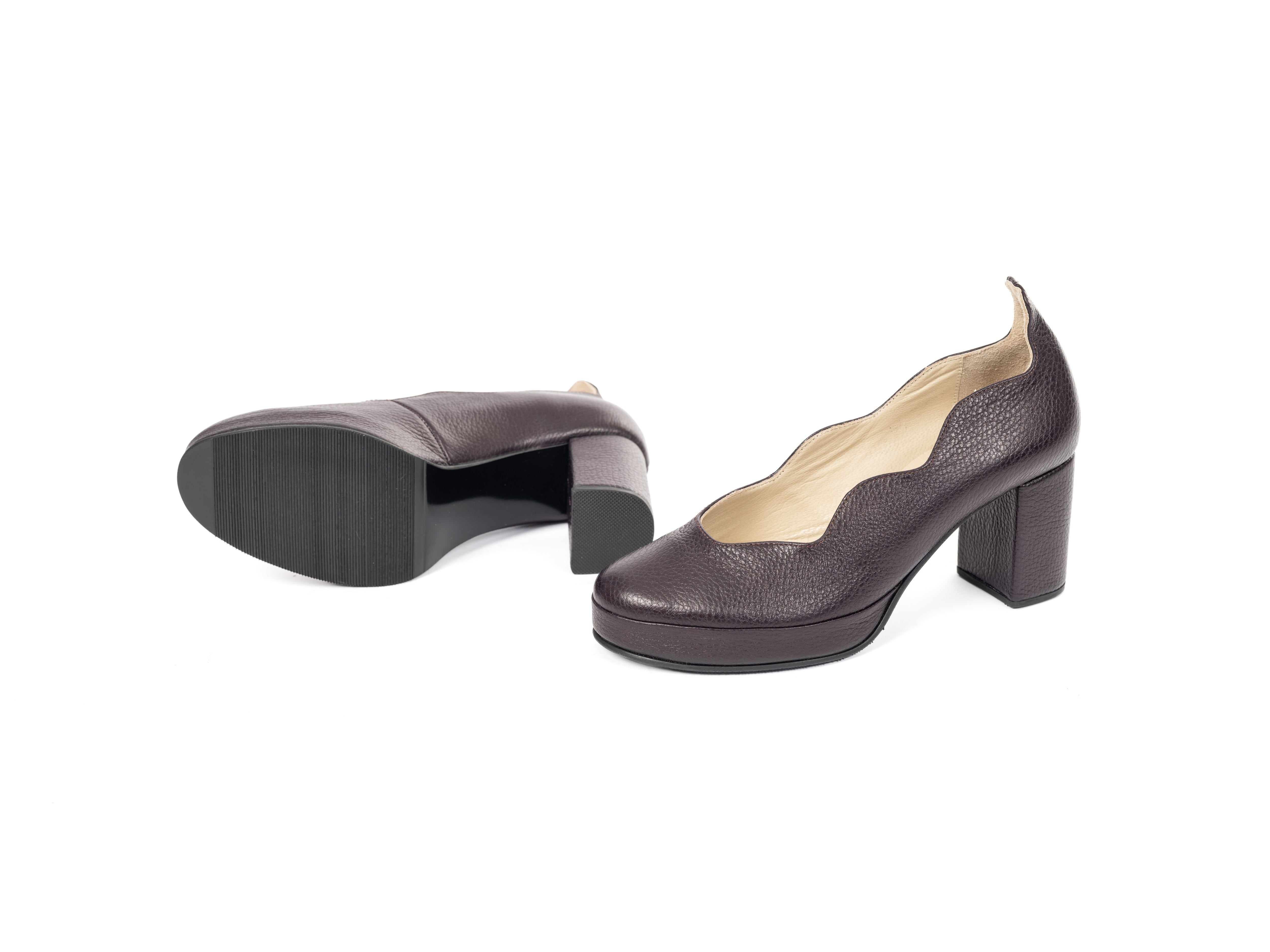 Plateau-Pumps Aubergine – Draufsicht