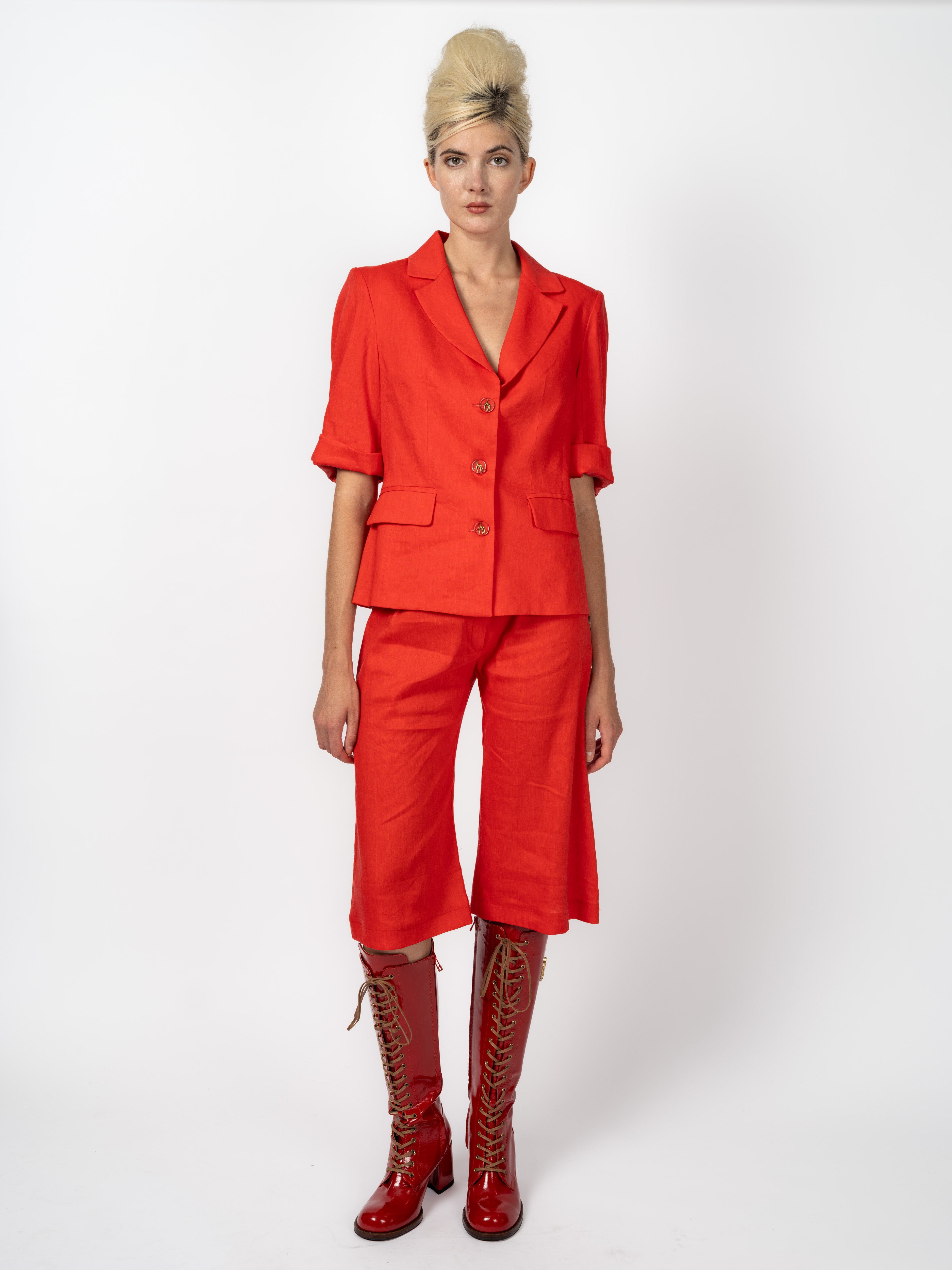 Blazer Rot mit Culotte Rot – Vorderansicht