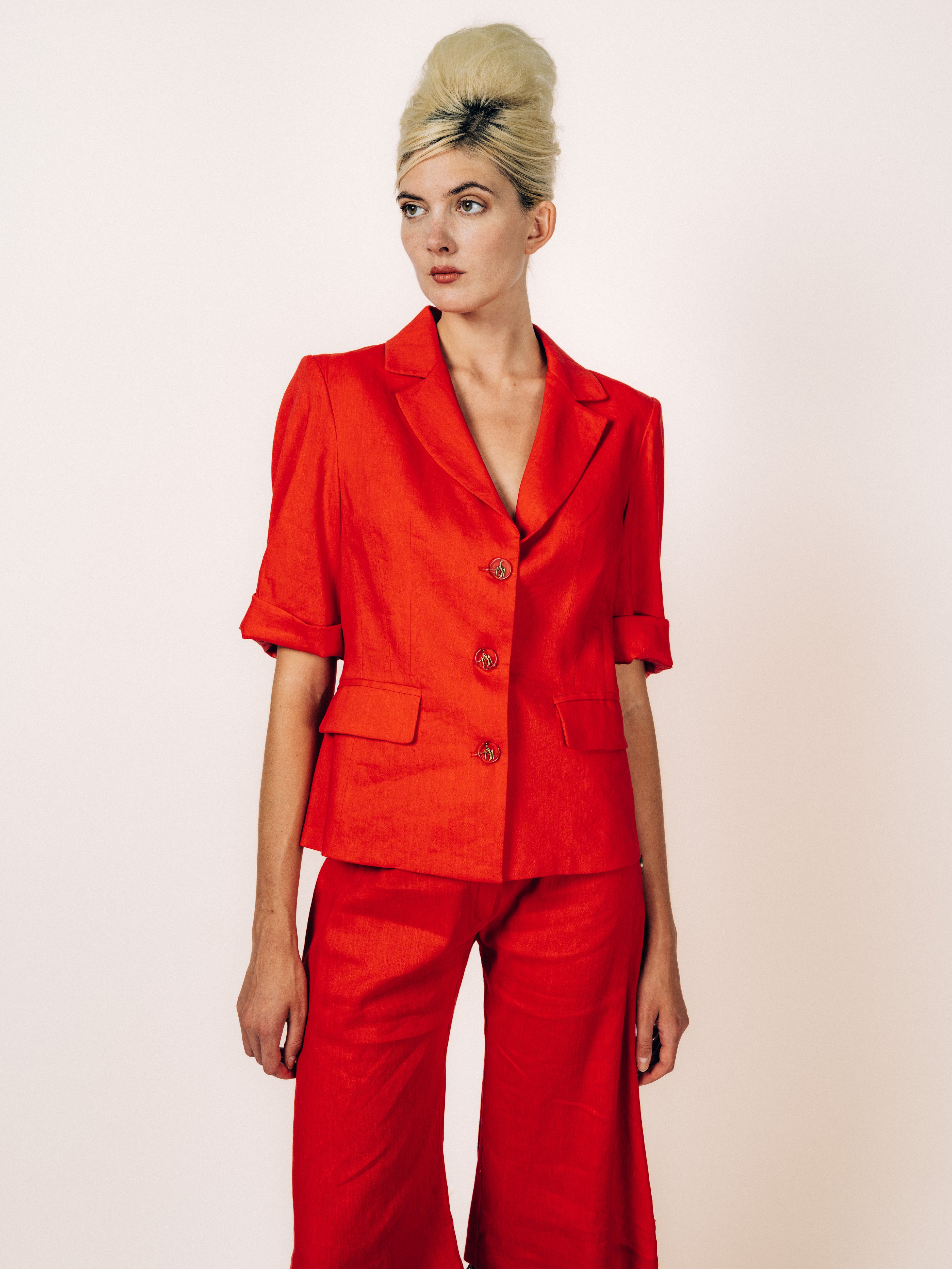 Blazer Rot mit Culotte Rot – Vorderansicht