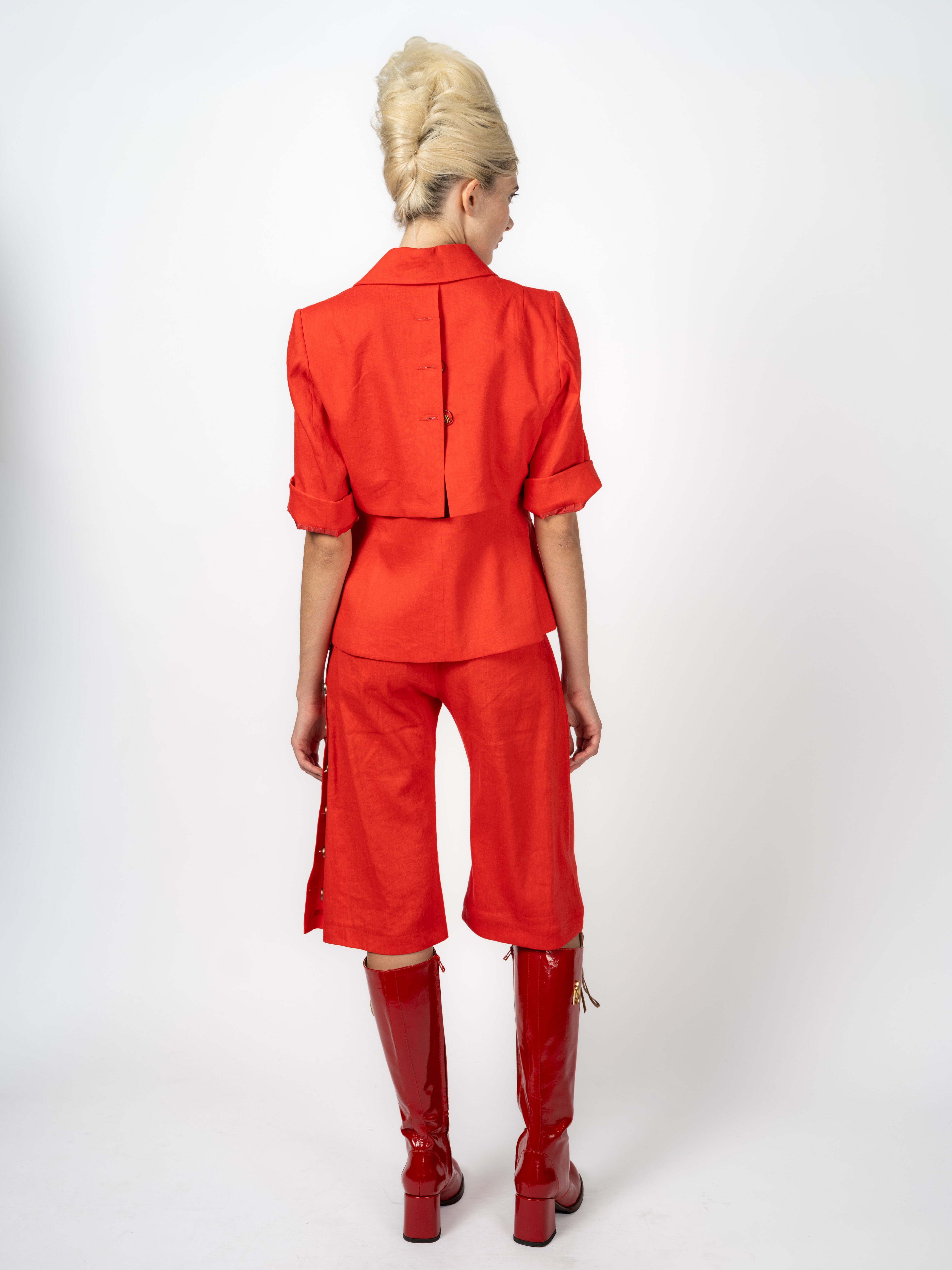 Blazer Rot mit Culotte Rot – weitere Ansicht
