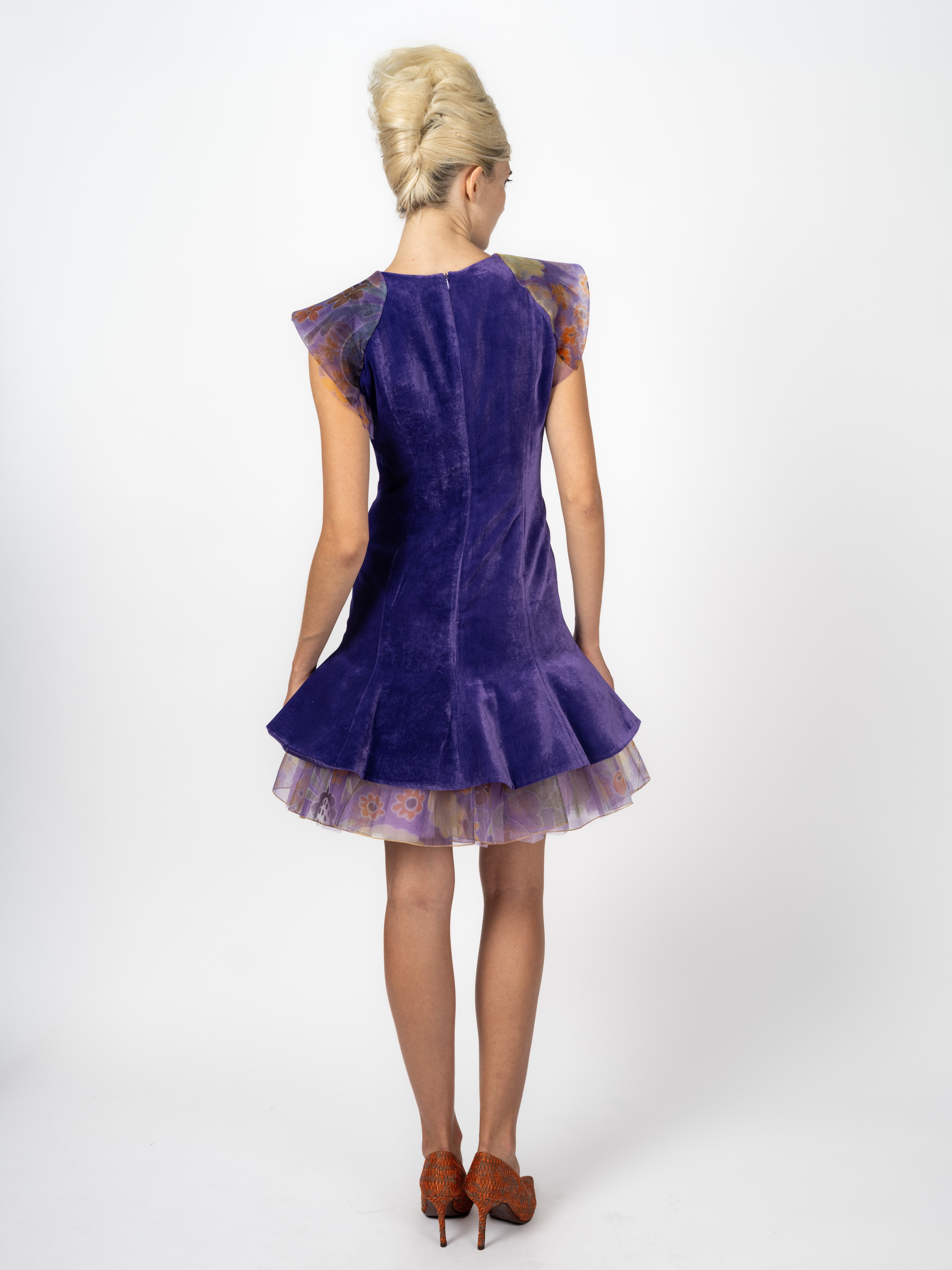 Minikleid aus Samt mit Flügelärmeln – weitere Ansicht