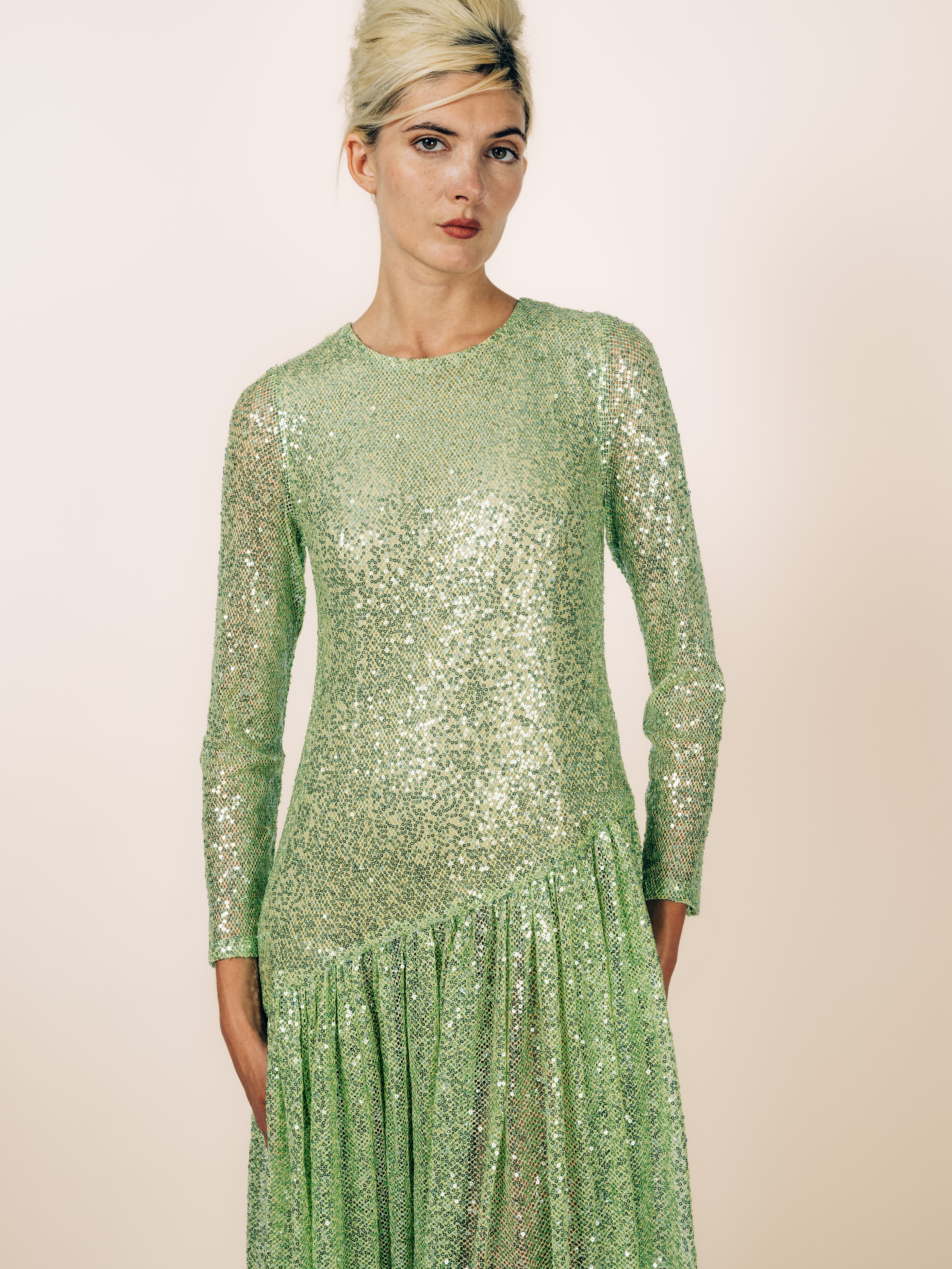 Couture-Kleid Hellgrün aus Pailletten-Strick von Maya Seyferth – Ansicht 2
