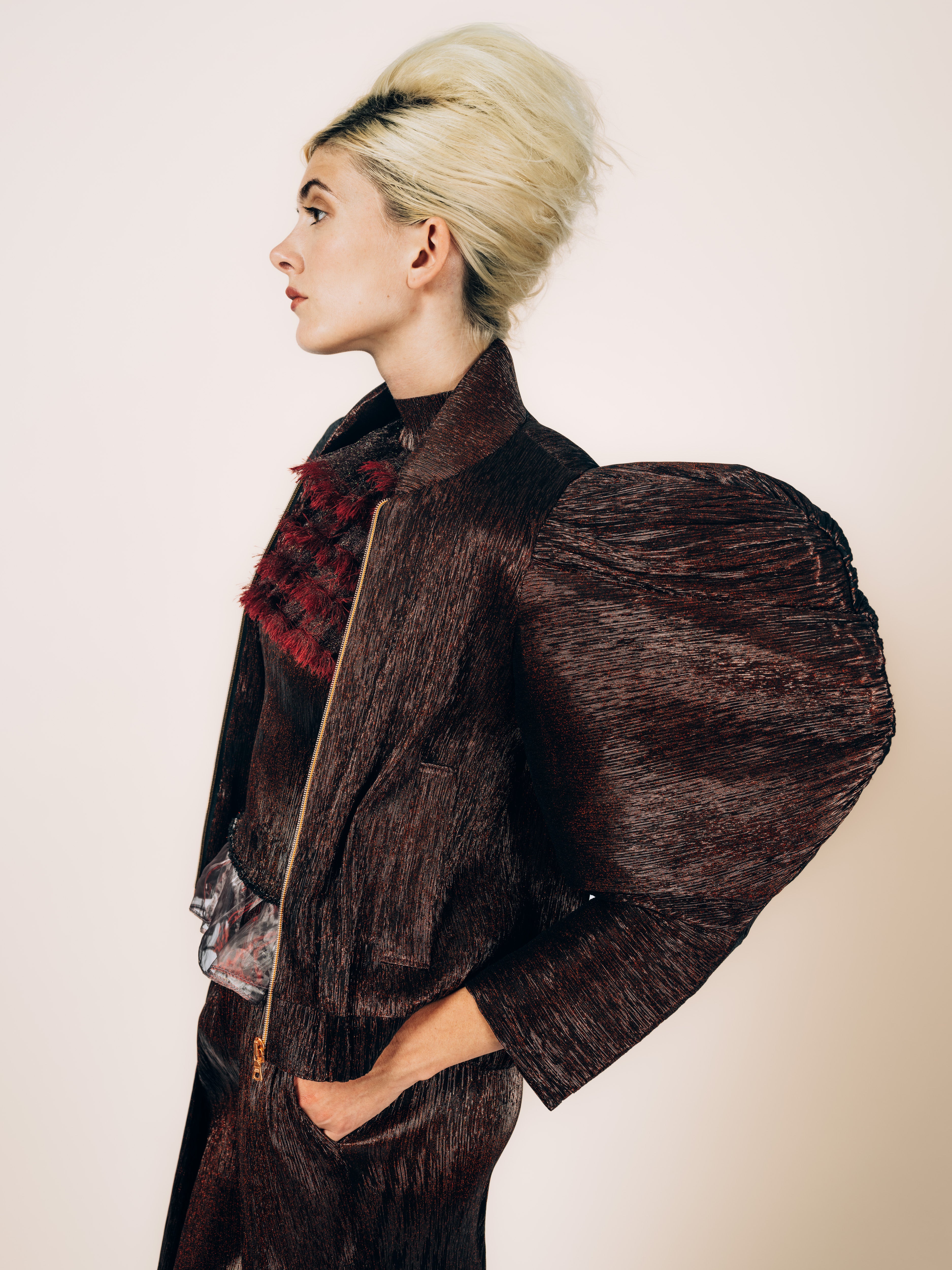 Jacke Bronze mit Volumenärmeln – weitere Ansicht
