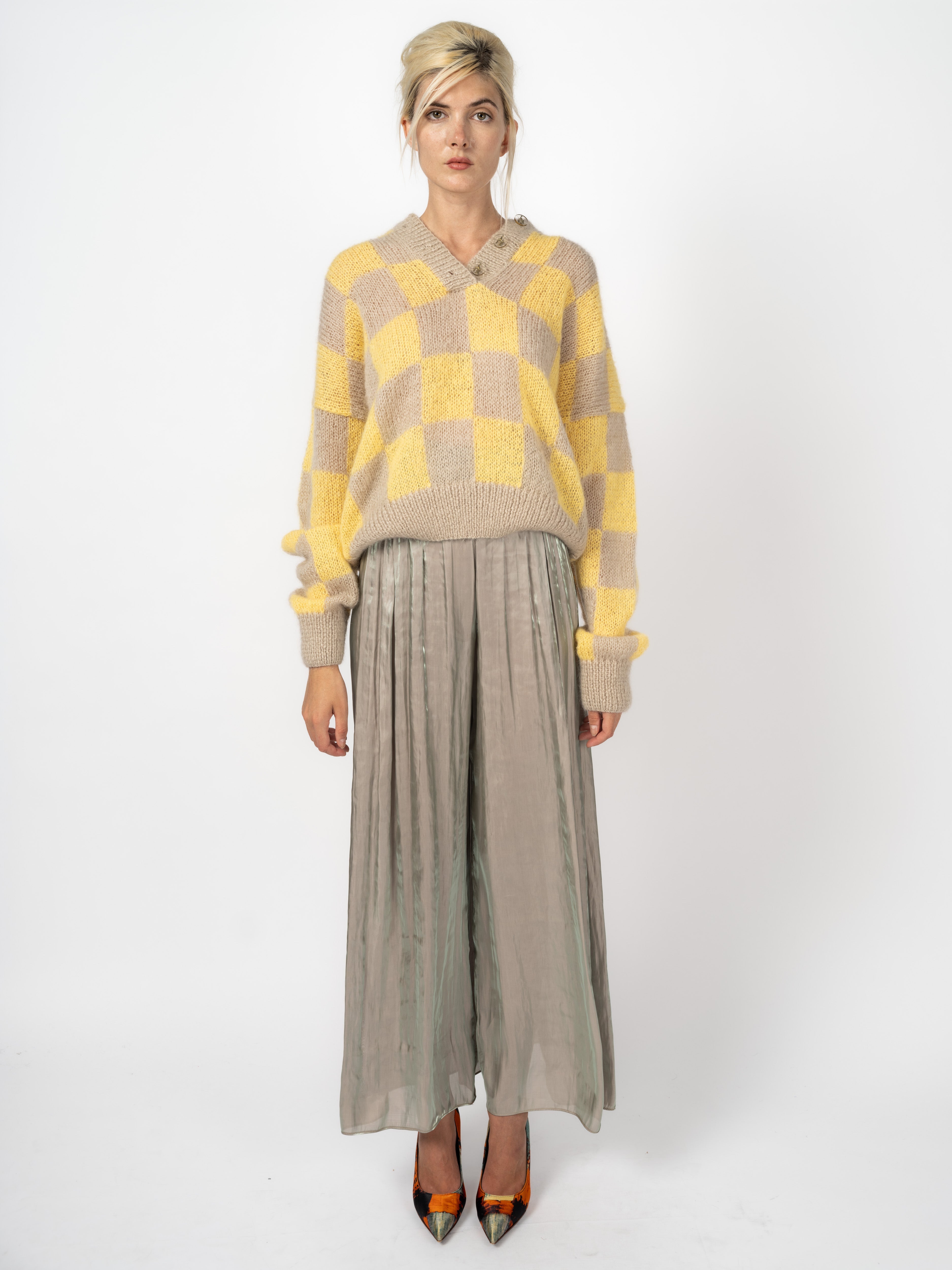 Weite Metallic-Hose Silber mit Plisseefalten von Maya Seyferth