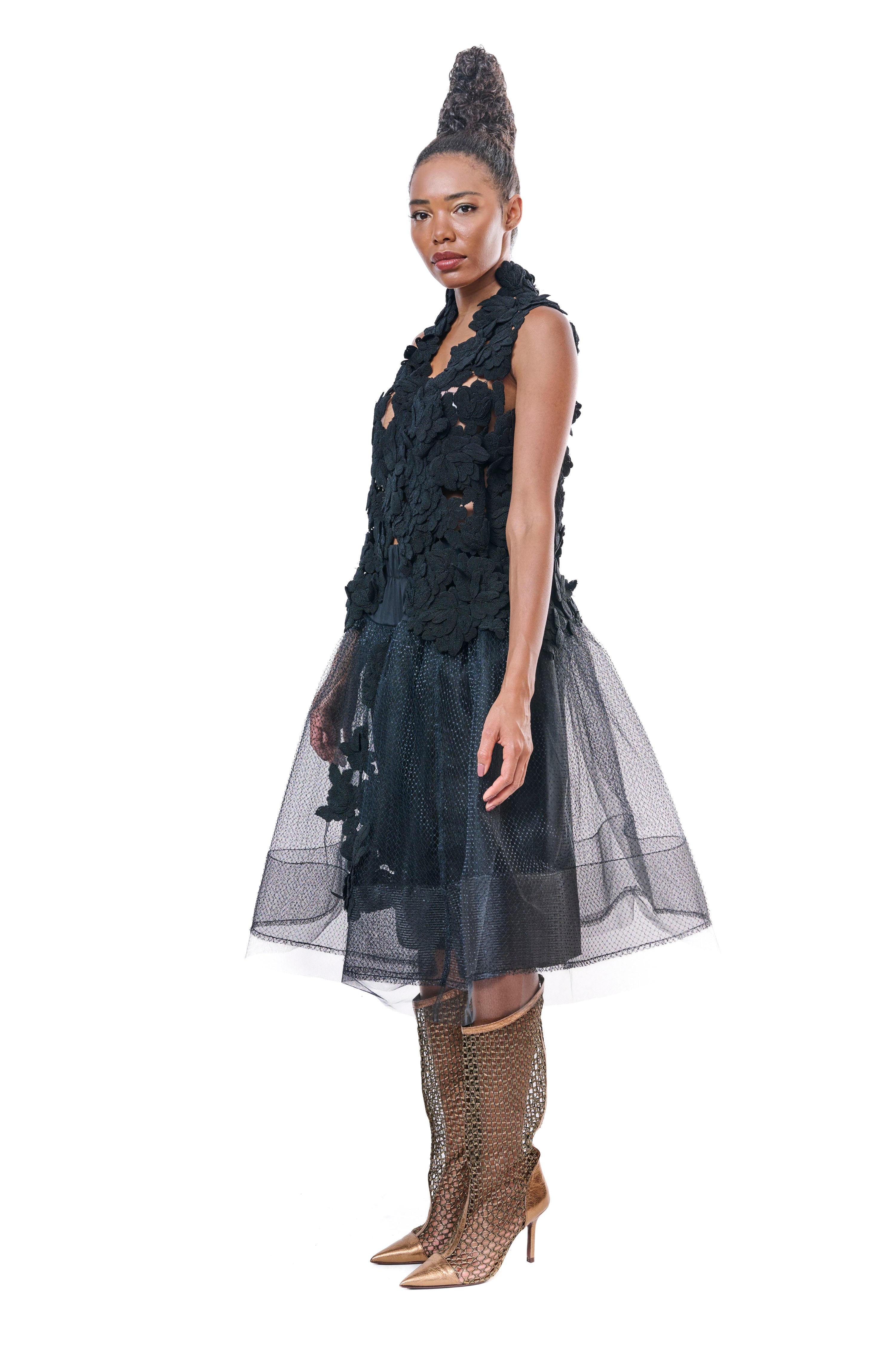 Top Embroidery Black