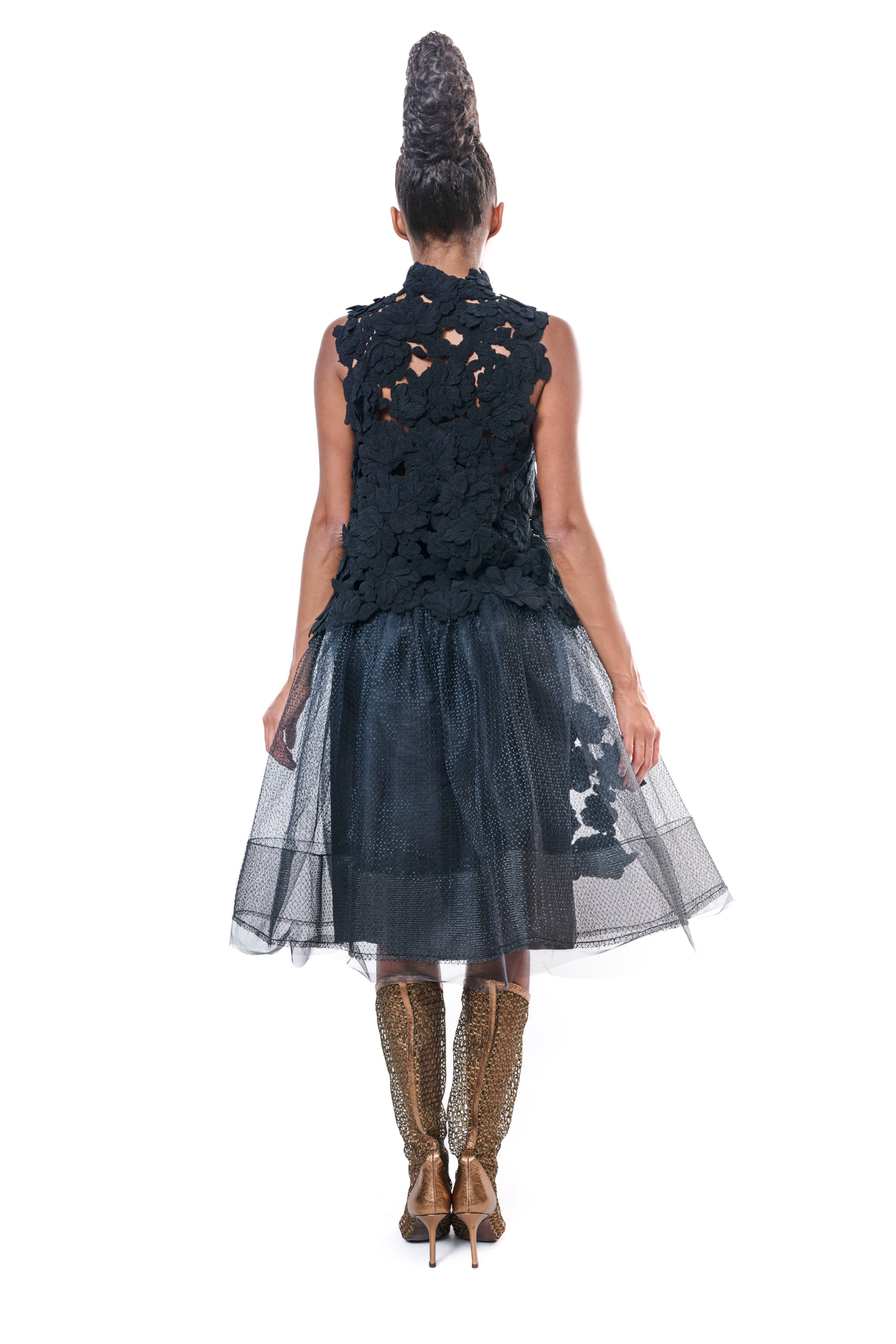 Top Embroidery Black