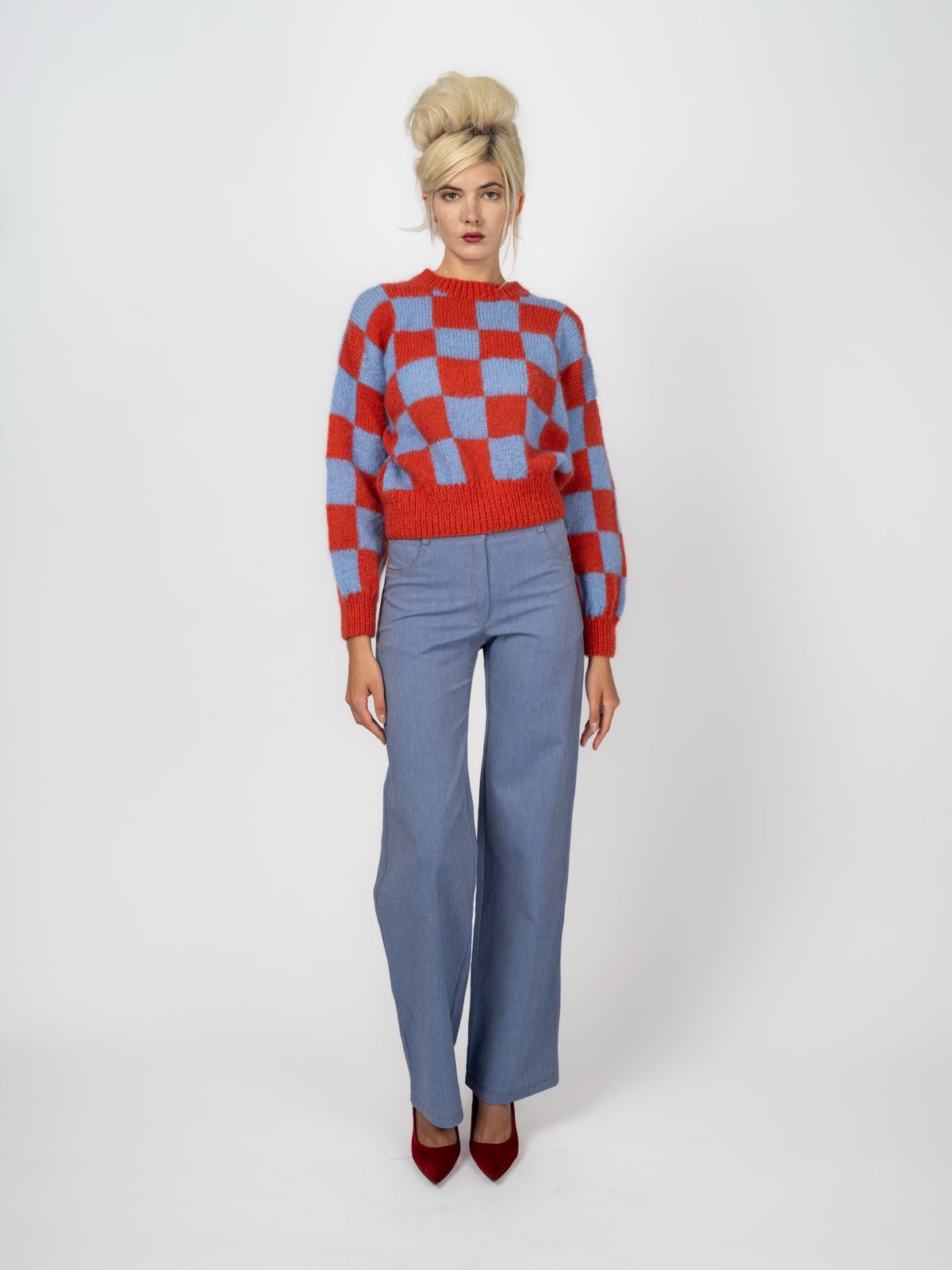 Handgestrickter Pullover aus Angora in Rot und Blau von Maya Seyferth