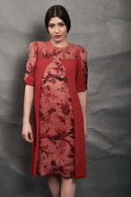 Lade das Bild in den Galerie-Viewer, Dress
