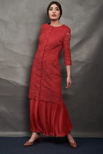 Lade das Bild in den Galerie-Viewer, Kleid aus Spitze
