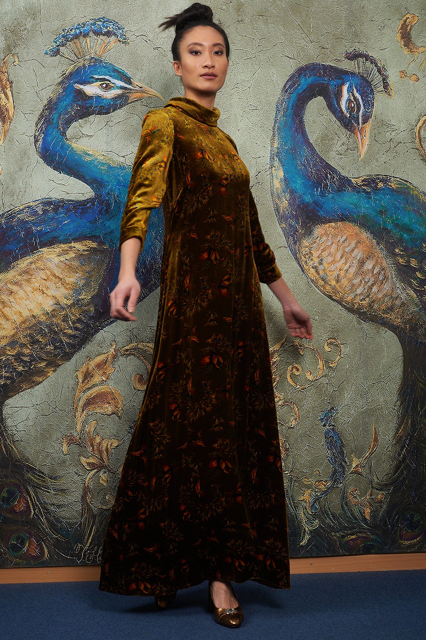 Kleid aus Samt und Seide