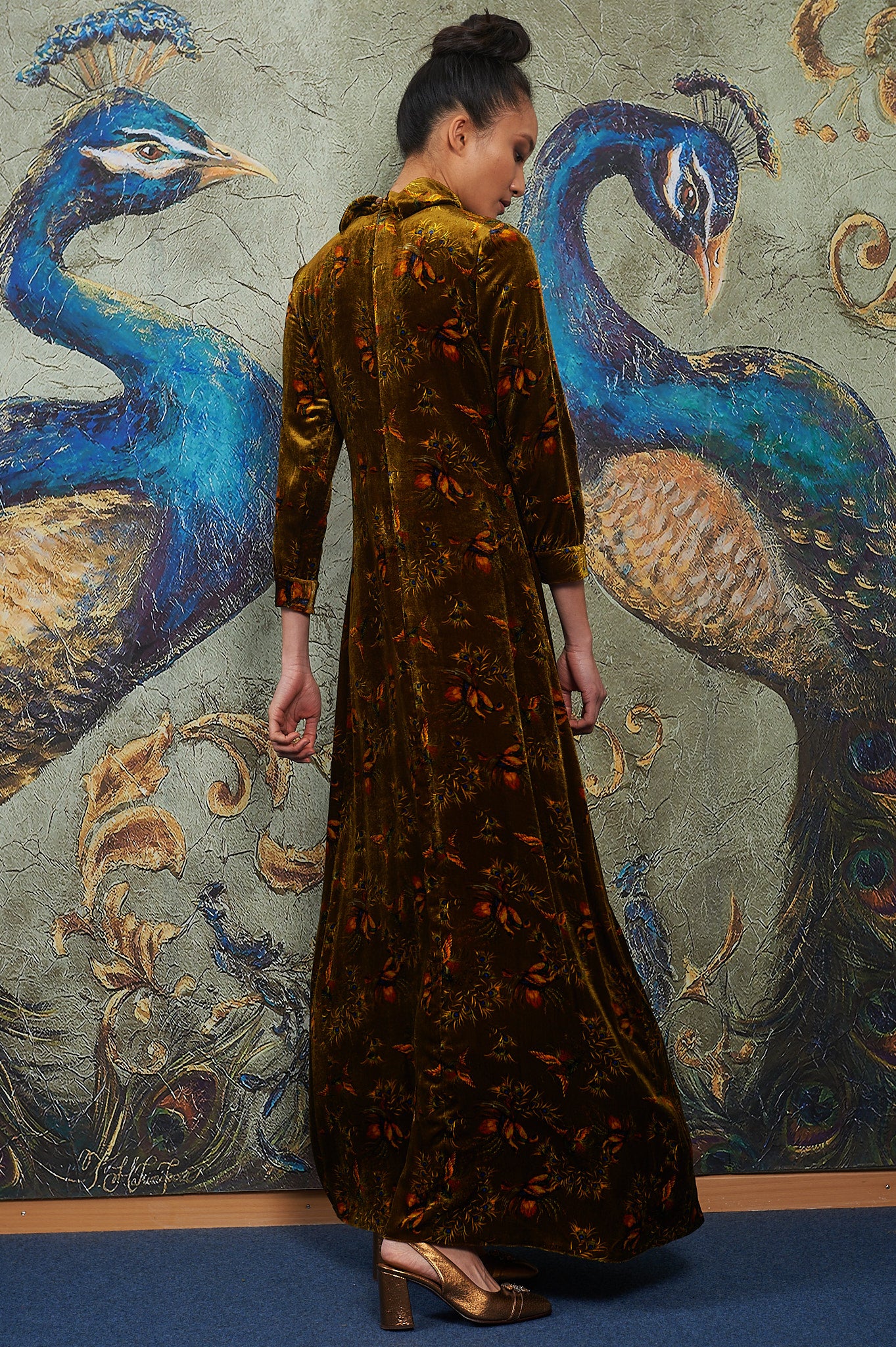 Kleid aus Samt und Seide