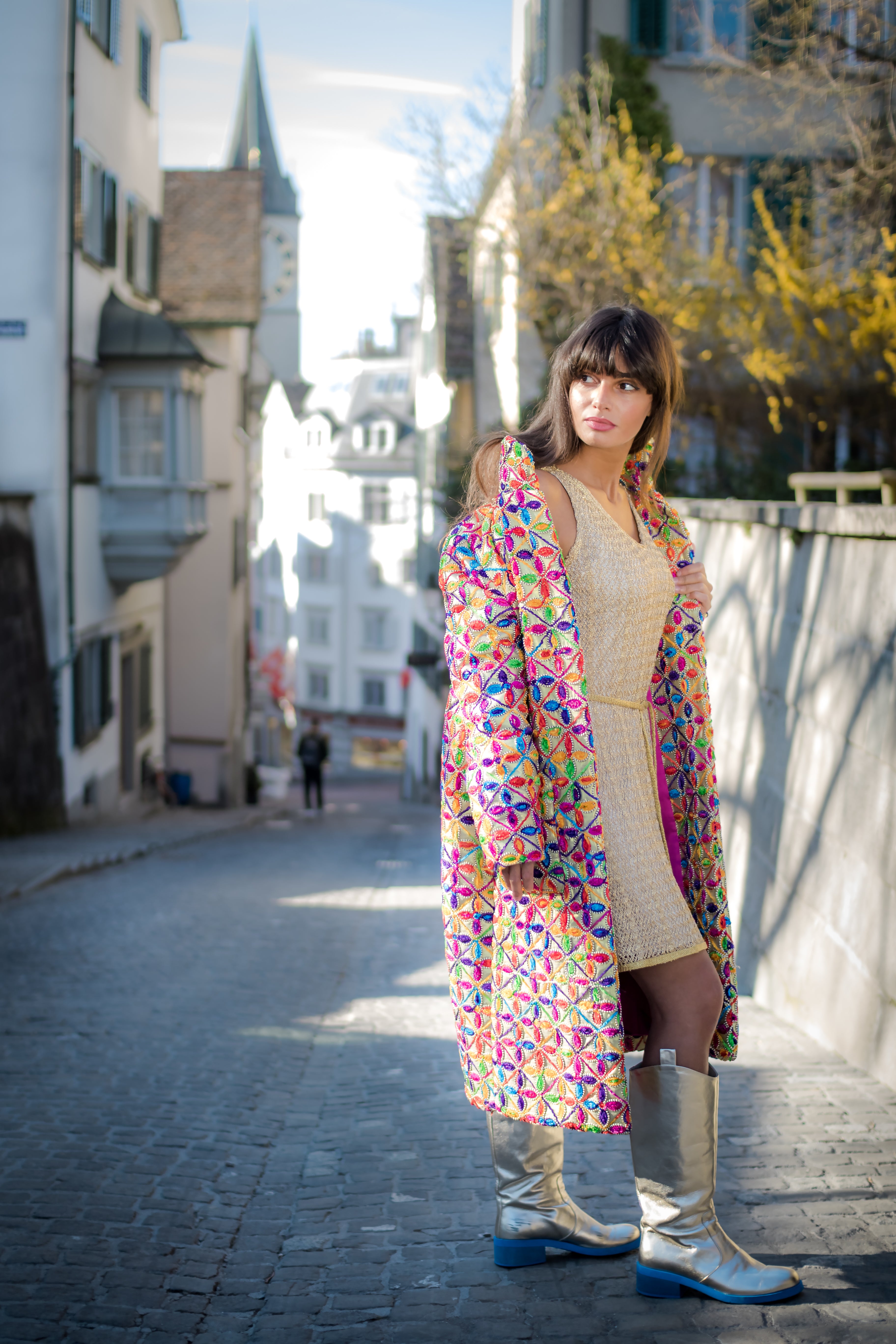 Bunte, bestickte Jacke - gold lang "Vision K"