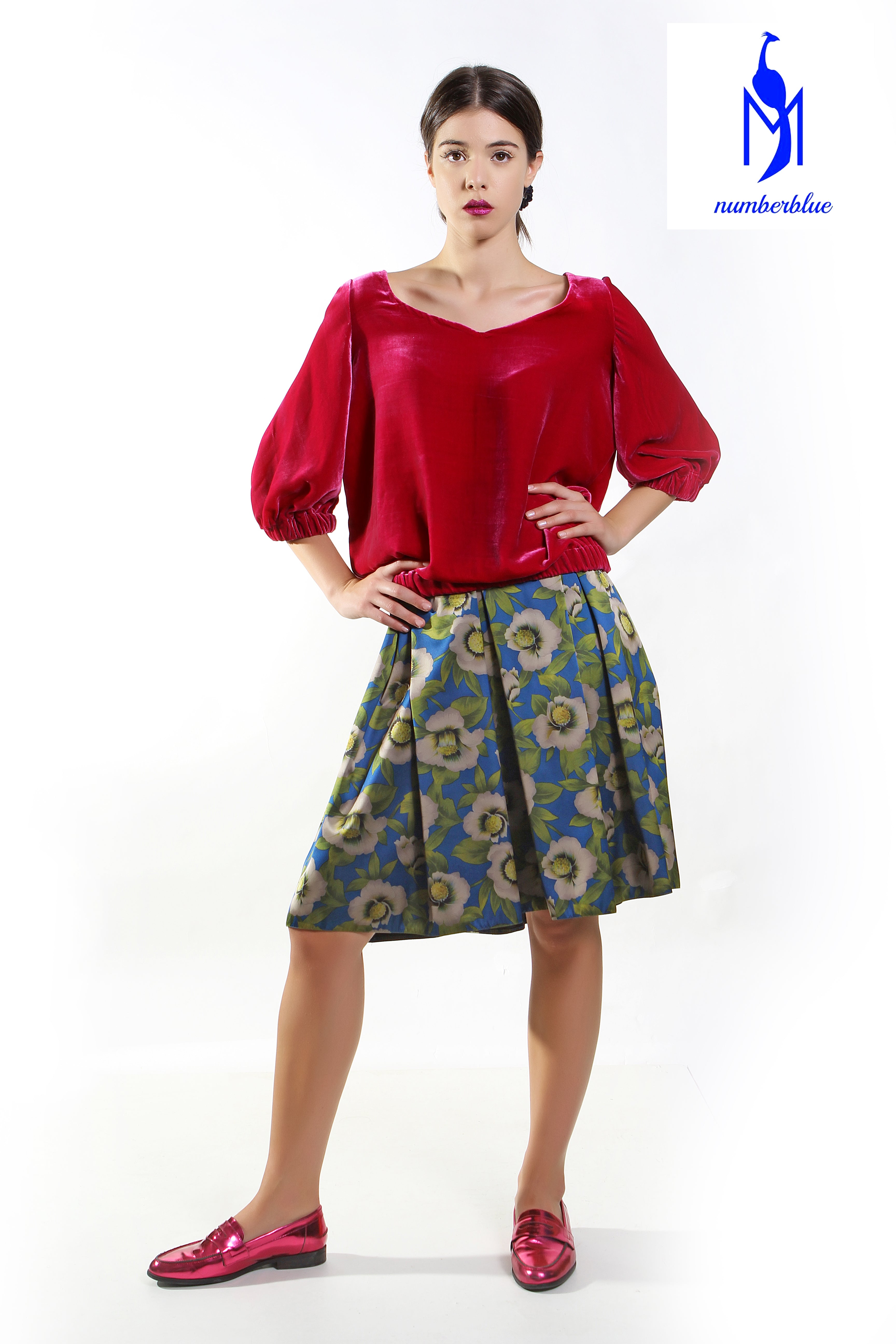 Faltenrock Olive mit Blumen