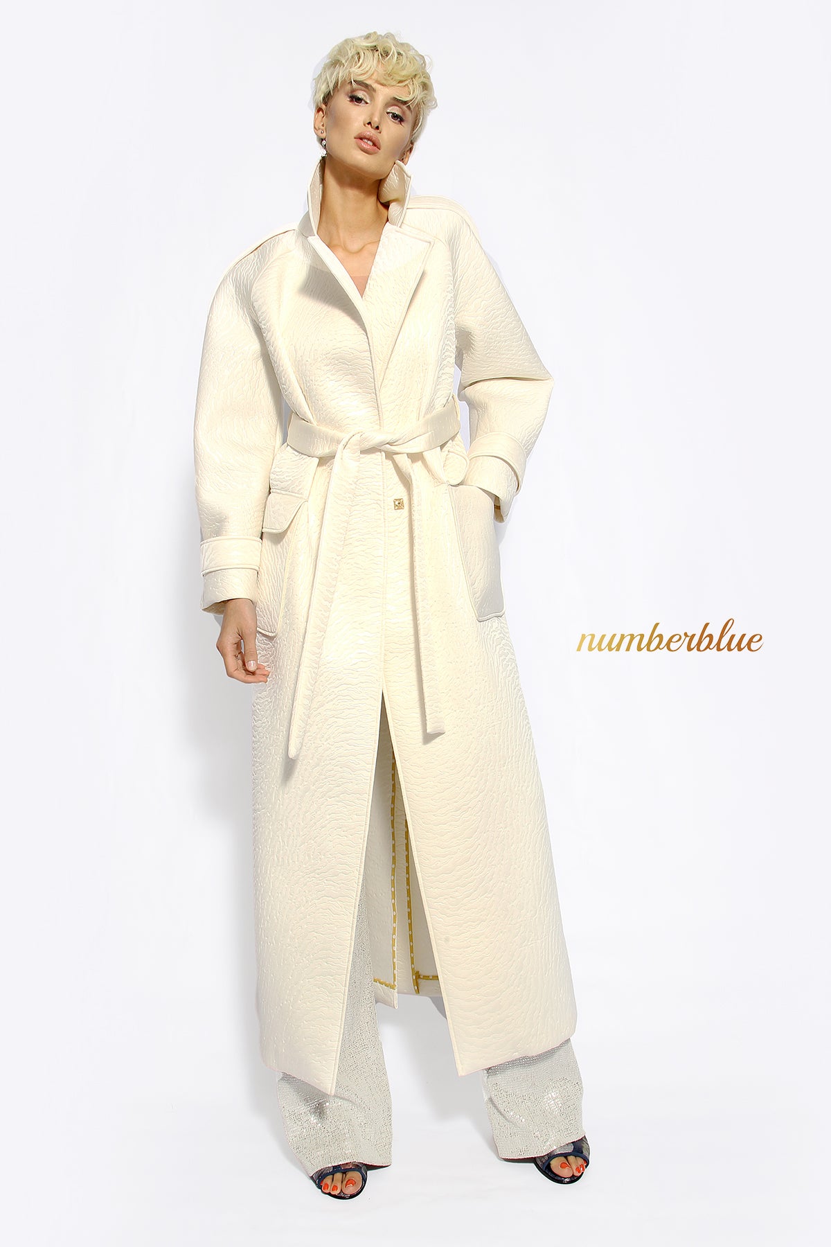 Weisser langer Mantel (Unikat)