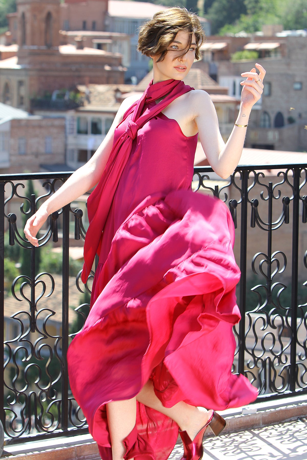 Langes Sommerkleid mit Schleife