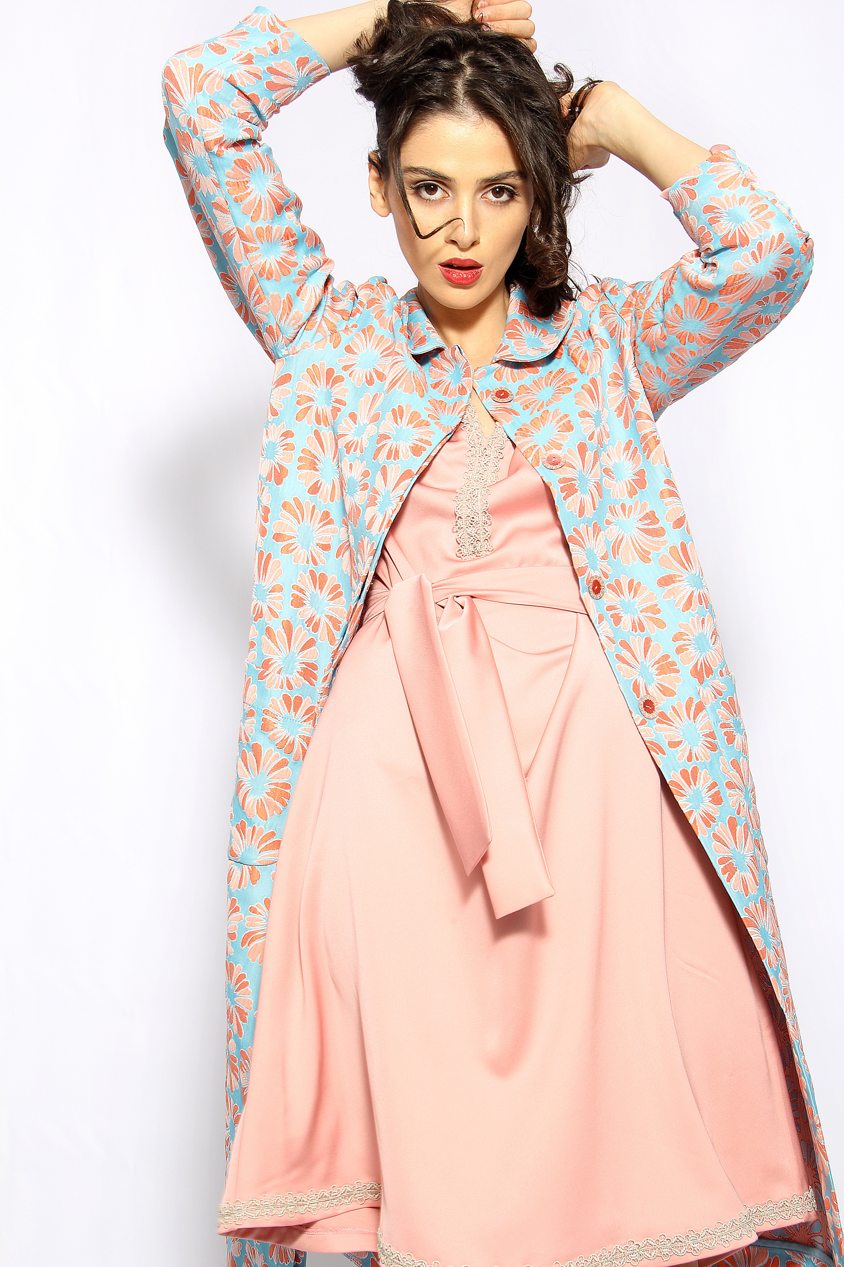 Rosa Mantel mit Blumenmuster (nur noch 1 Stück)