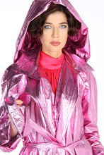 Lade das Bild in den Galerie-Viewer, Shiny pink coat