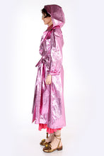 Lade das Bild in den Galerie-Viewer, Shiny pink coat
