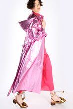 Lade das Bild in den Galerie-Viewer, Shiny pink coat
