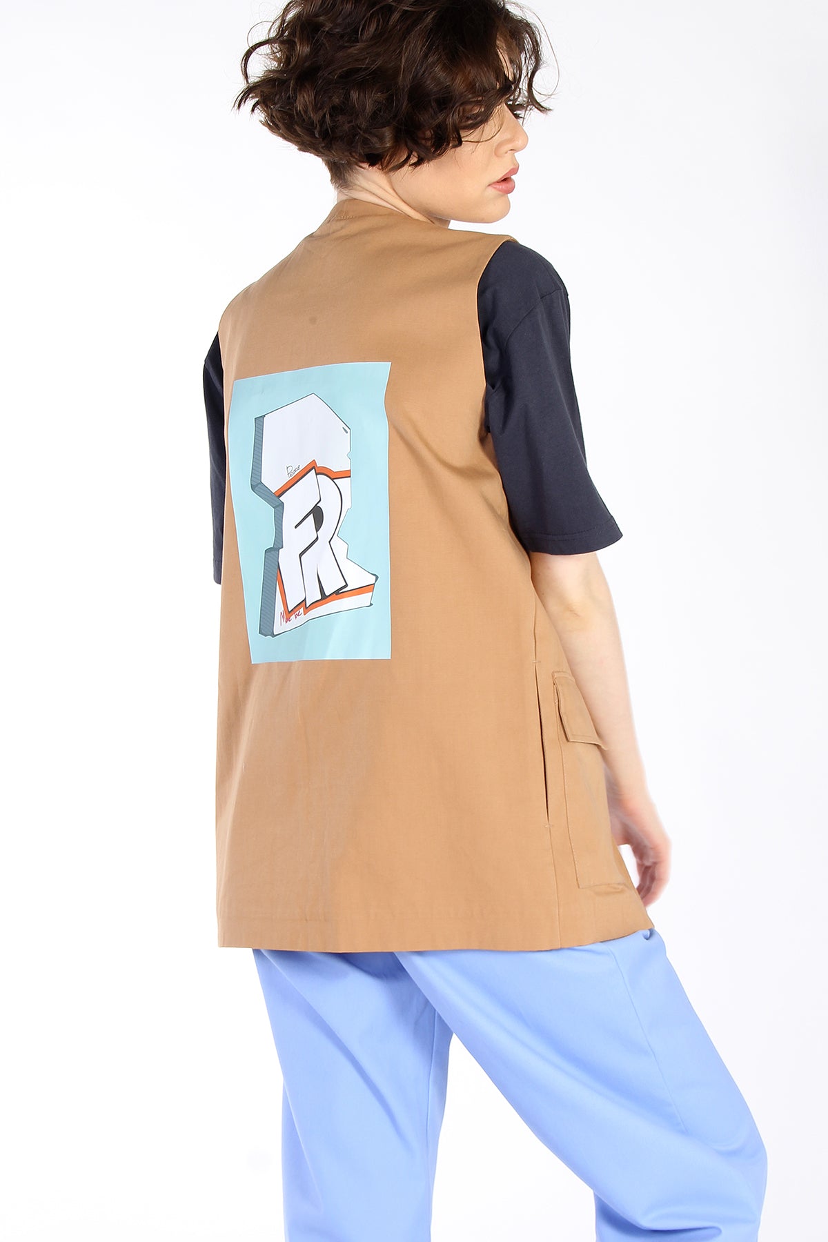 PRINTED VEST BERLIN WALL