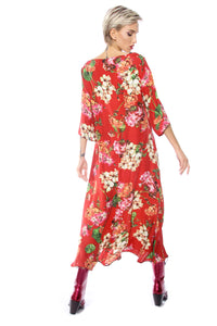 Rotes Kleid mit Blumen aus Seide