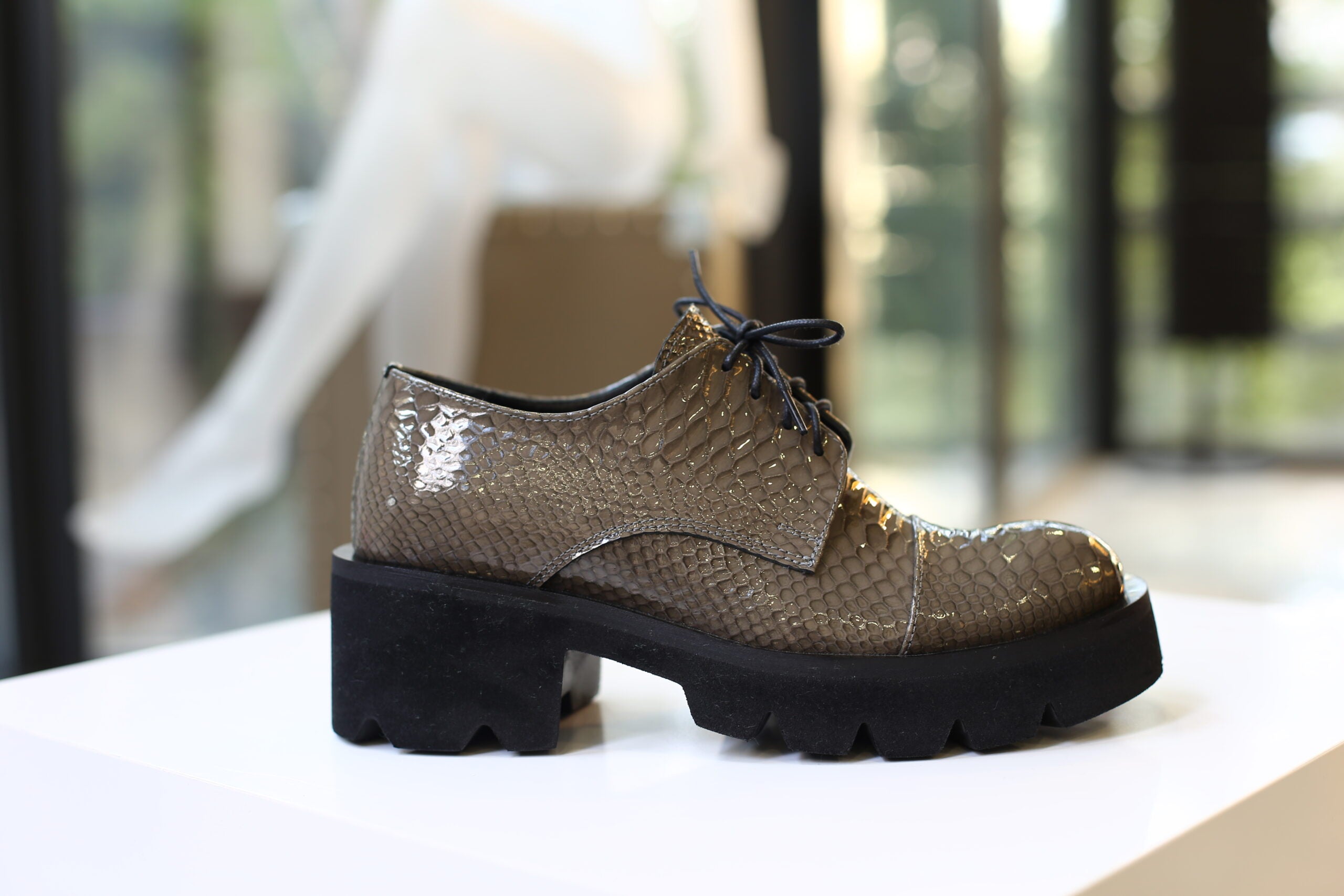 Handmade Derby Taupe