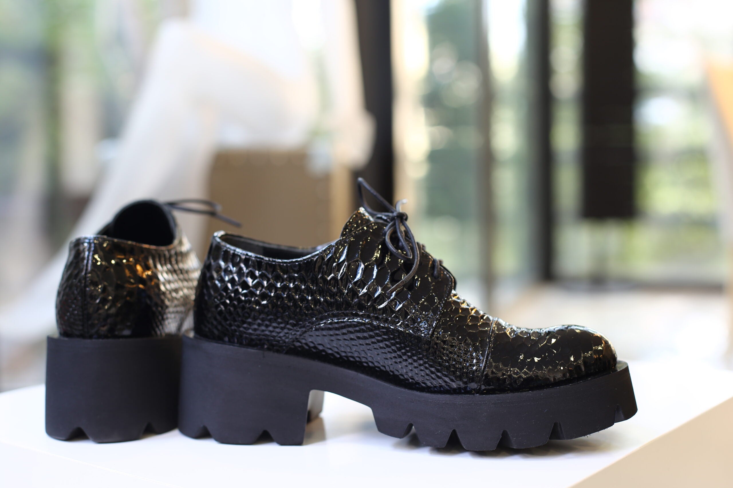 Handmade Derby Black