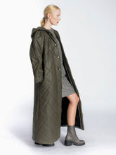 Lade das Bild in den Galerie-Viewer, Coat
