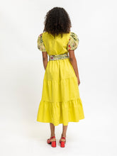 Lade das Bild in den Galerie-Viewer, Gelbes Kleid mit Spitze
