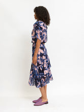 Lade das Bild in den Galerie-Viewer, Top and Skirt
