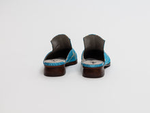 Lade das Bild in den Galerie-Viewer, Handmade Mules Türkis
